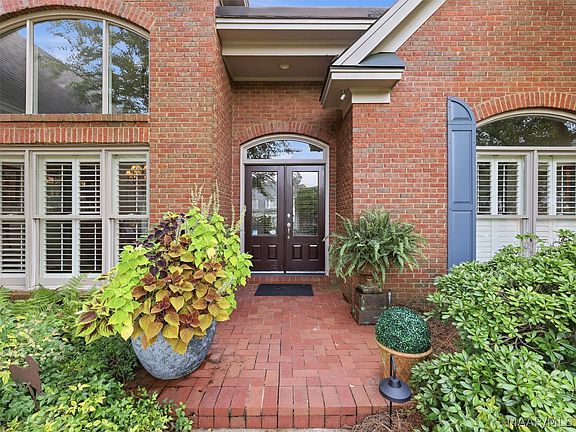 2nd image of 3019 Pinehurst Dr