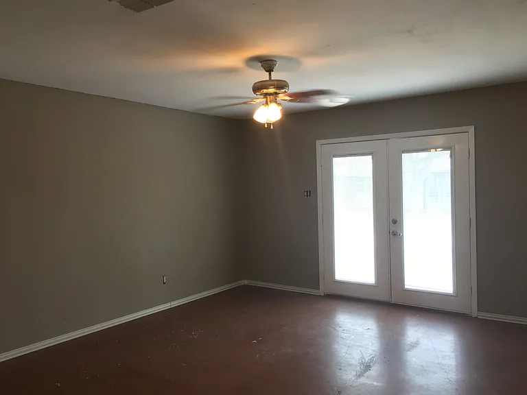 1213 Elm Ct — Photo 14