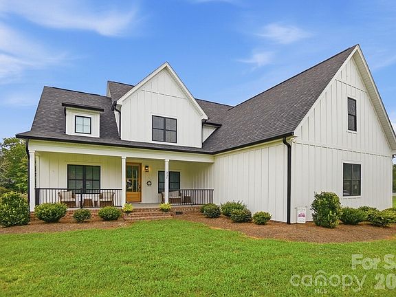 3rd image of 257 Glenwood Dr