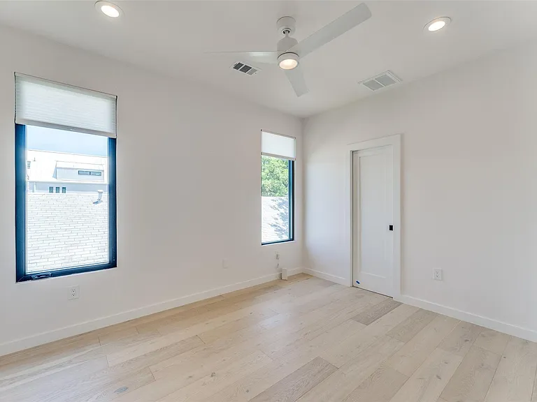 1901 Hamilton Ave — Photo 11