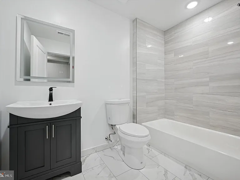 103 N 63rd St #2 — Photo 4
