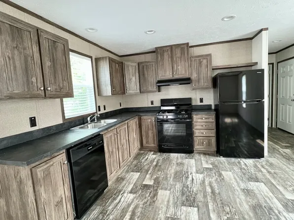 172 Delaware Cir, Elyria, OH 44035