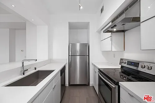 7250 Franklin Ave #511 Photo 1