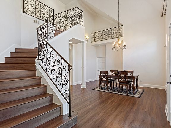 5th image of 319 Winding Creek Ln