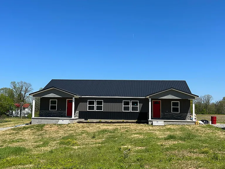 1921 Elkhorn Rd — Photo 1