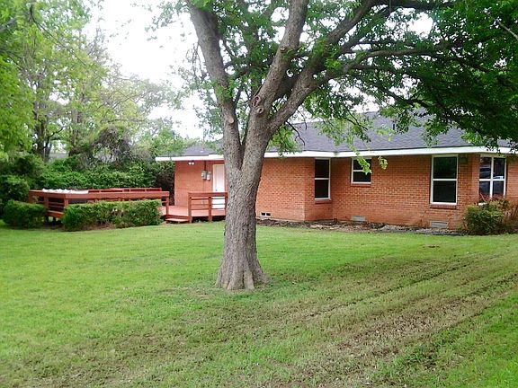 4th image of 2000 Waddill Dr