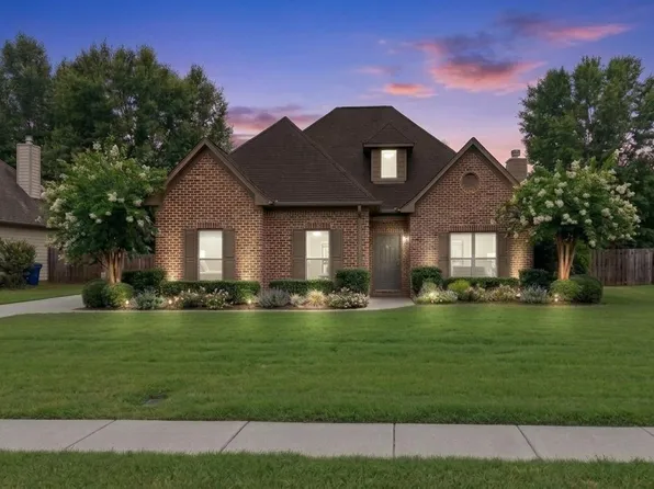 677 Barkley Cir, Alabaster, AL 35007