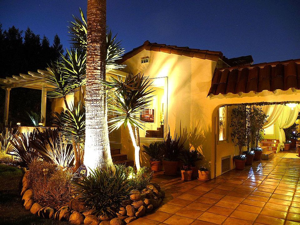 1st image of 8729 Ashcroft Ave