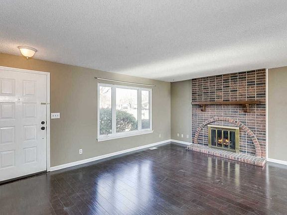 5th image of 3054 N Cranberry St