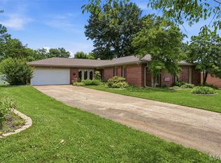 306 Fawn Meadows Dr, Ballwin, MO 63011