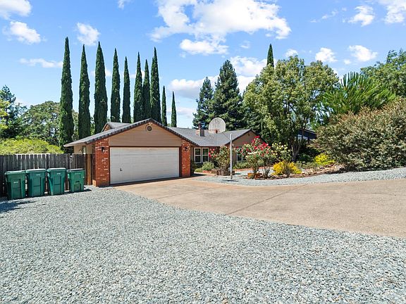 2nd image of 2586 Dudley Dr