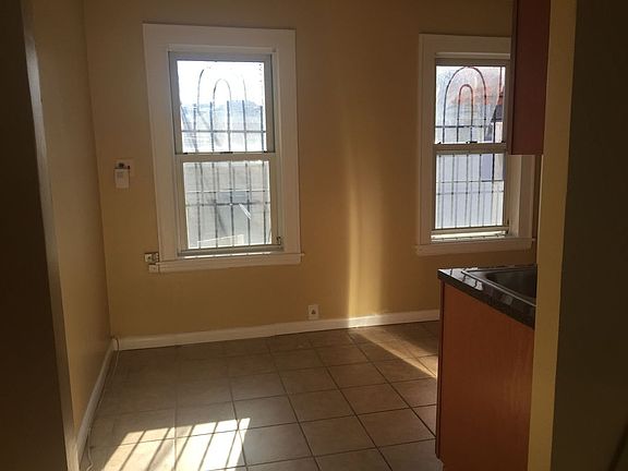 4th image of 2031 32nd St #2