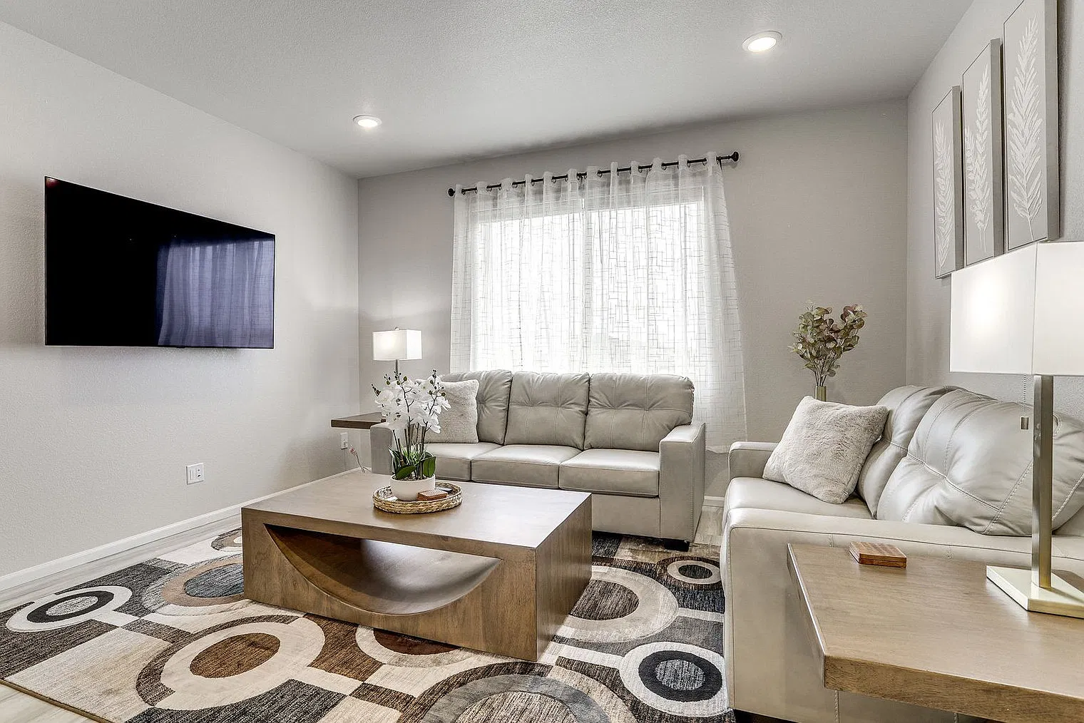 3 bed, 2.0 bath, 1819 sqft, $5,849 — Photo 1