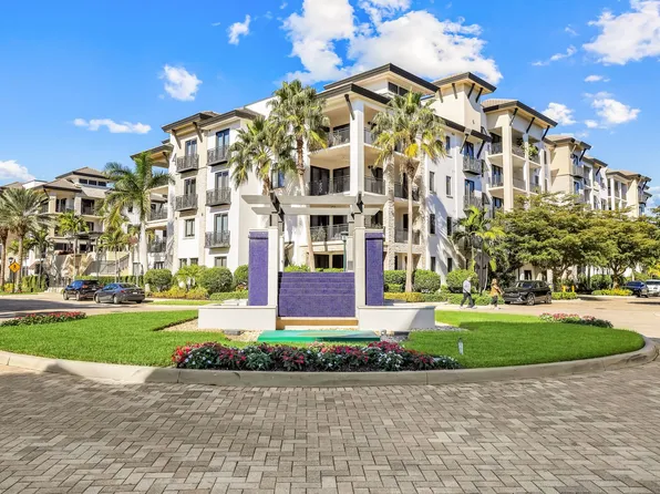 1035 3rd Ave S Unit 215, Naples, FL 34102