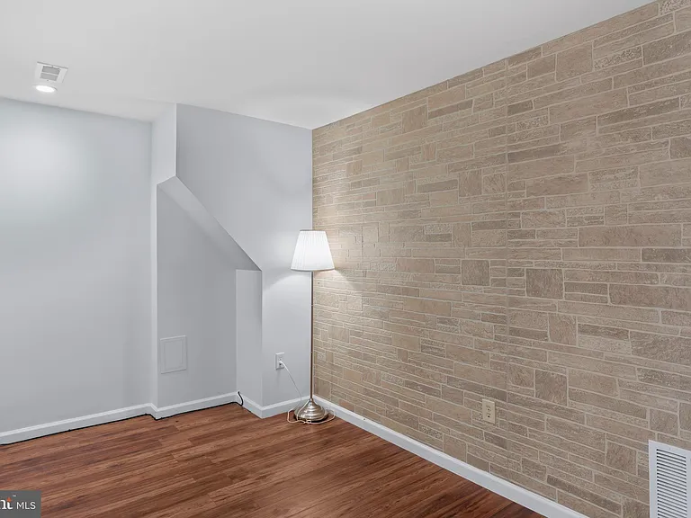 10267 Green Holly Ter — Photo 36