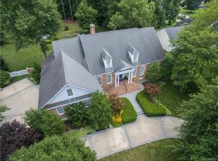 225 Comstock Dr, Colonial Heights, VA 23834