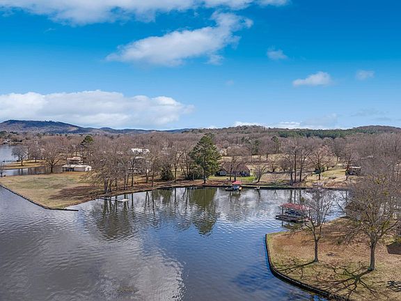 3rd image of 99 Hilton Dr