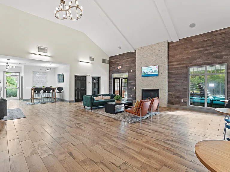 SomerHill Farms Apartments — Photo 21