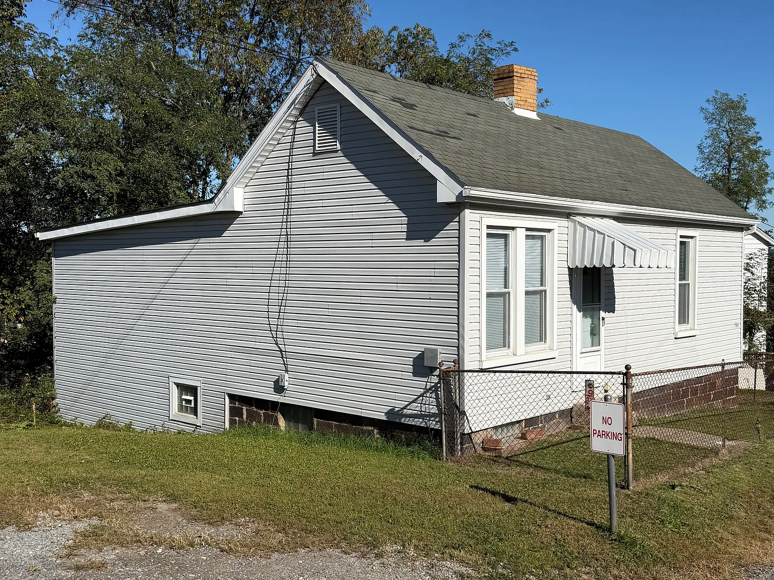 3 bed, 1200 sqft, $1,500 — Photo 2