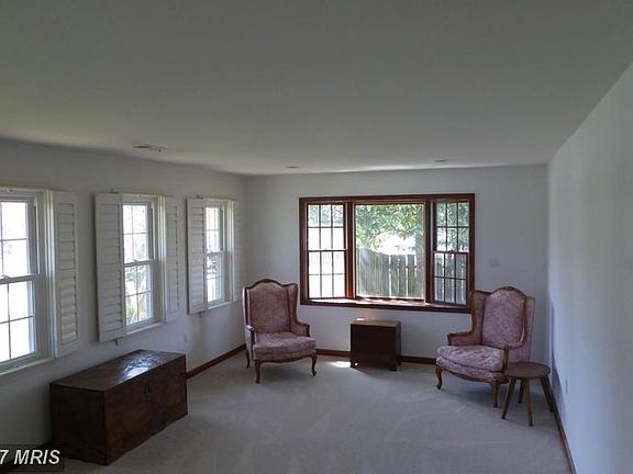 3rd image of 4721 Cherry Valley Dr