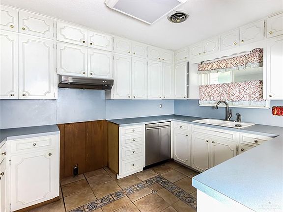 5th image of 1818 Ann St