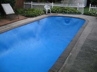 10 Harbor Way, Sea Cliff, NY 11579