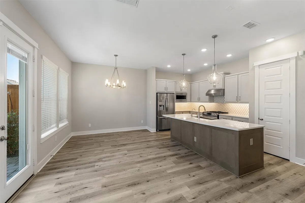 Building Photo - 10930 Keaton Landing Dr