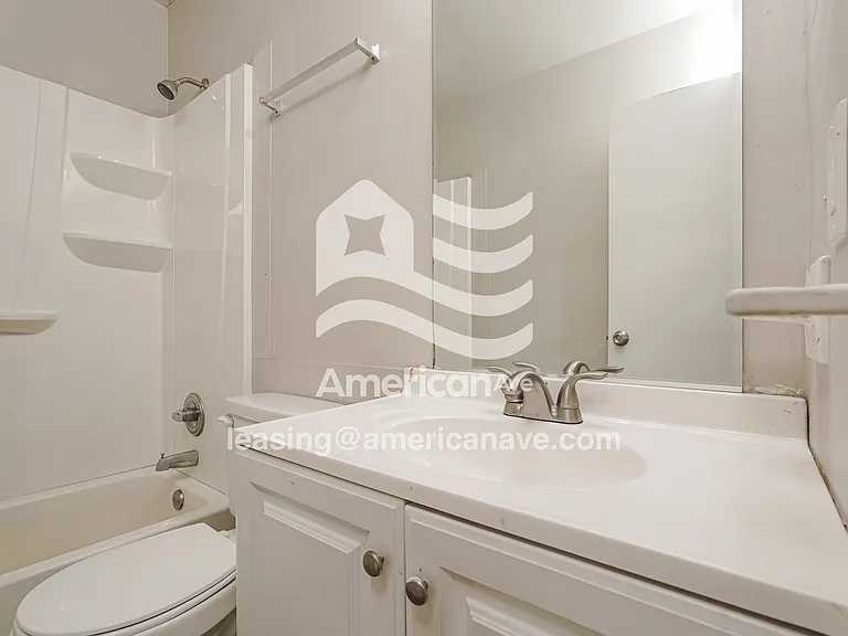10124_010_main_bathroom_11.jpg