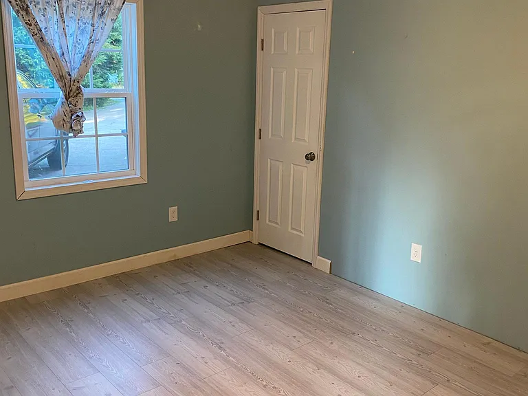Fourth bedroom