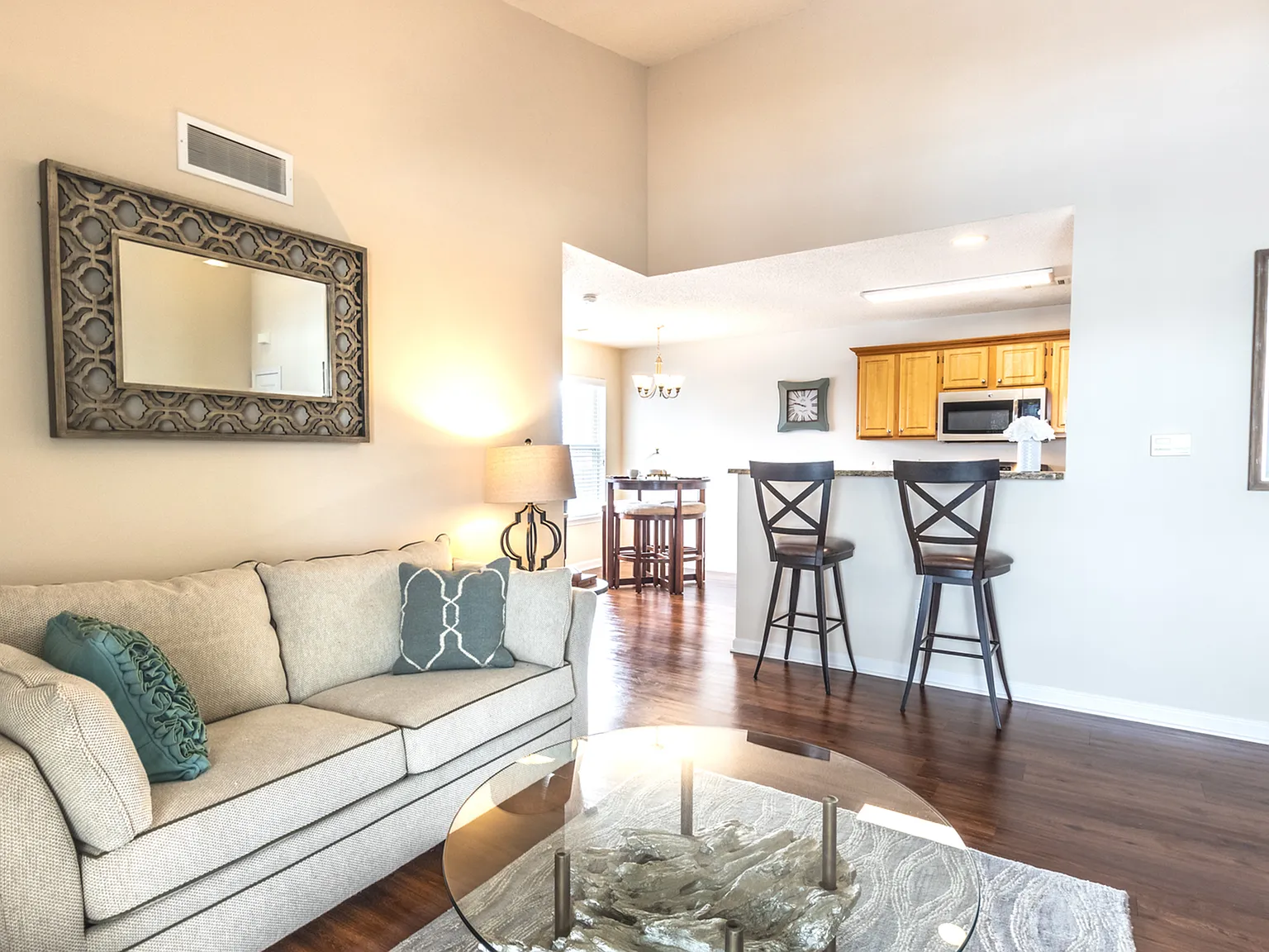Renaissance Place Apartments — Photo 3