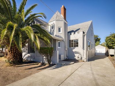 2839 Seminary Ave, Oakland, CA, 94605