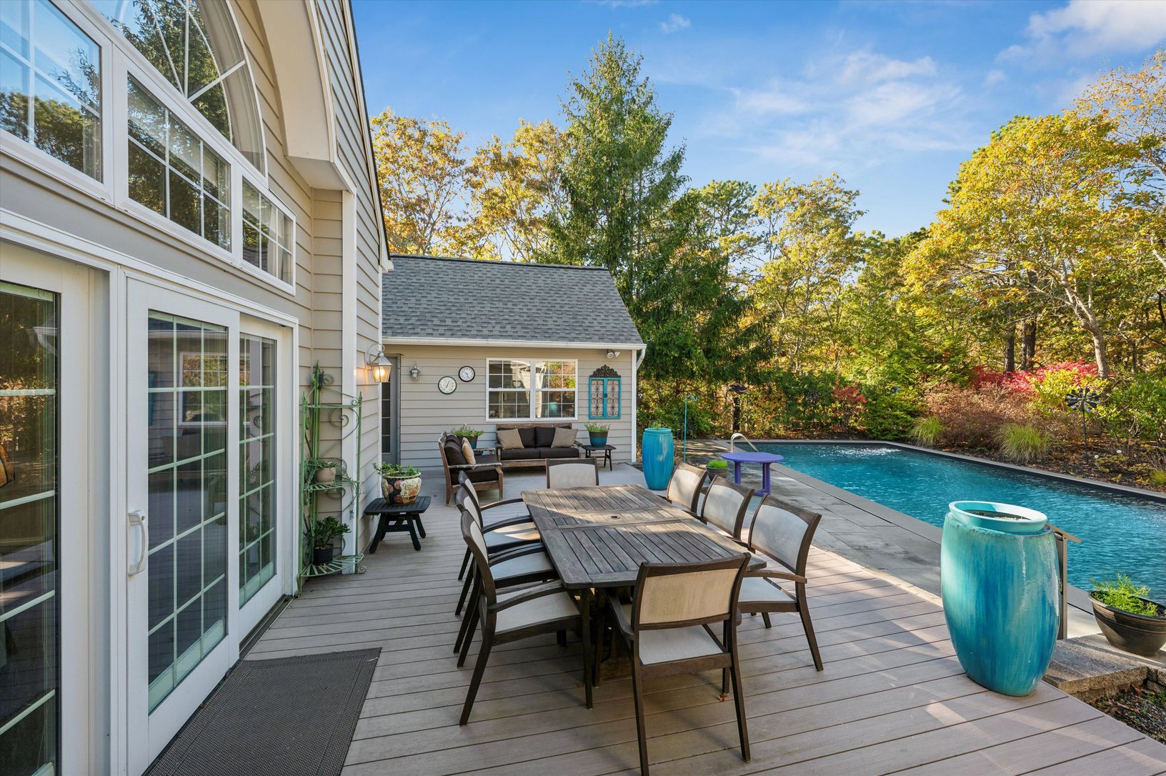  Seamless Indoor–Outdoor Flow
