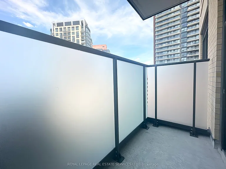 2 River Plate St #1001 — Photo 11