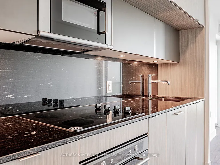 585 Bloor St E #2124 — Photo 6