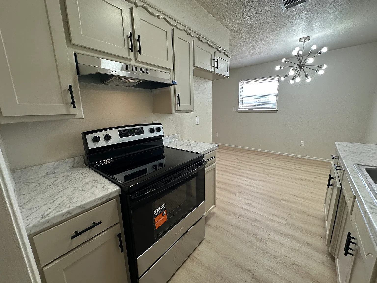 4 bed, 1.5 bath, 1167 sqft, $1,500 — Photo 4