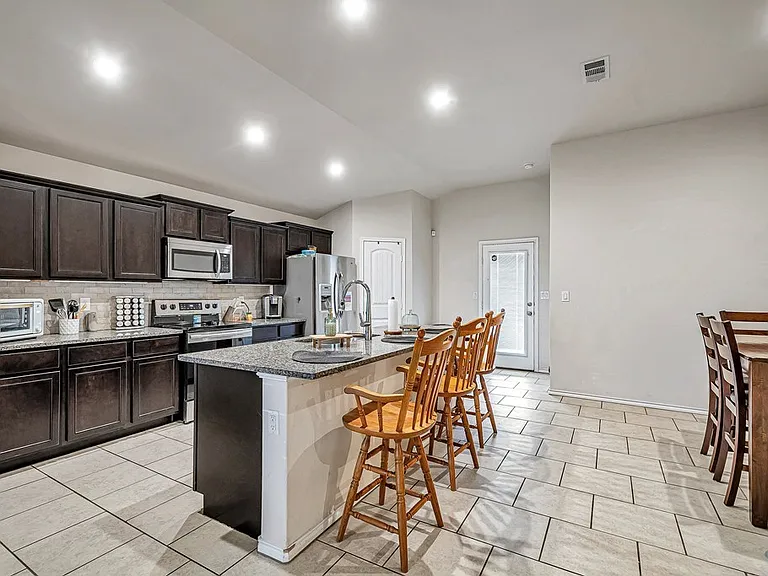 6809 Brush Dr — Photo 8