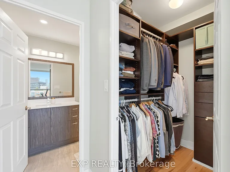 230 King St E #Penthouse 20 — Photo 24