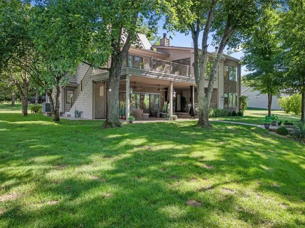 11052 Village Dr W, Foristell, MO 63348