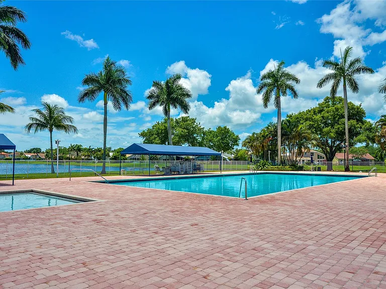 18813 Cloud Lake Cir — Photo 15