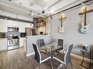 2016 Main St APT 2417, Houston, TX 77002