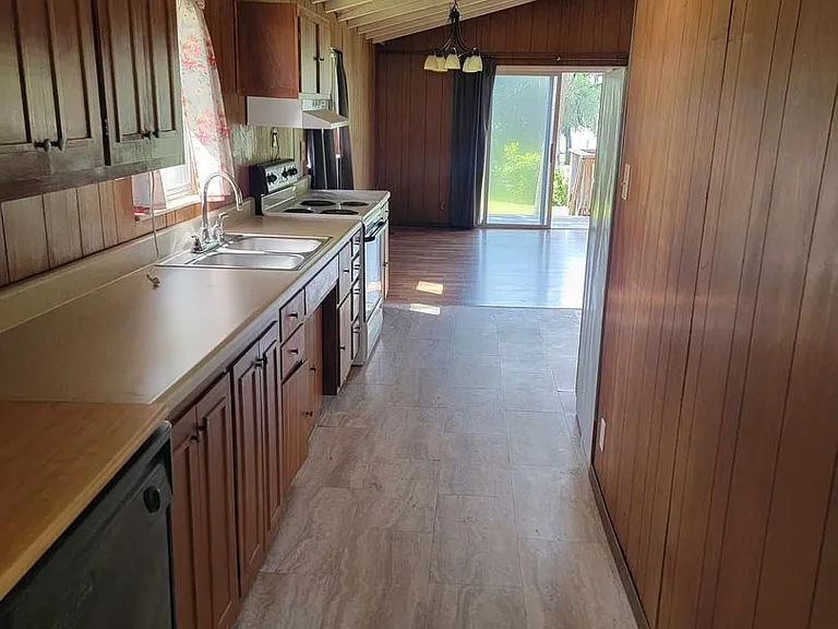 8849 S Lakeshore Dr — Photo 6