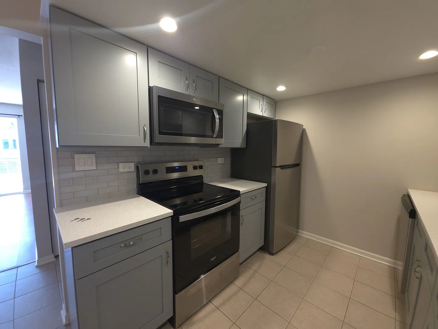 1 bed, 900 sqft, $1,800 — Photo 3