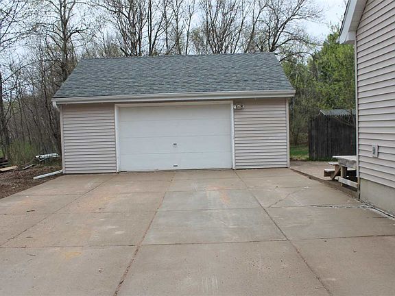 4th image of 4102 Brookdale Dr