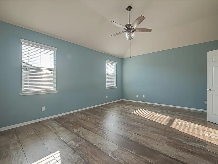8306 Hampton Bay Dr — Photo 16