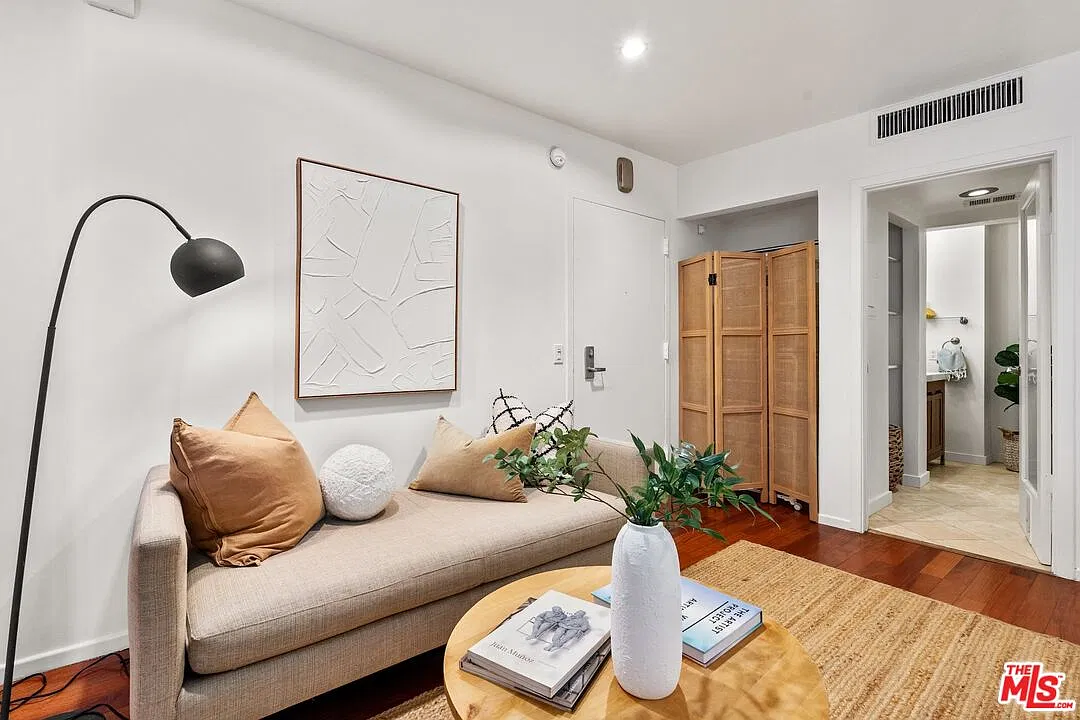 Studio, 1.0 bath, 449 sqft, $2,300 — Photo 4