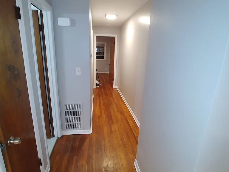 500 1/2 E 1st Ave #4 — Photo 3