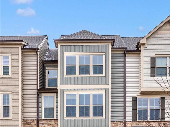 2nd image of 3462 Sunset Ridge Dr