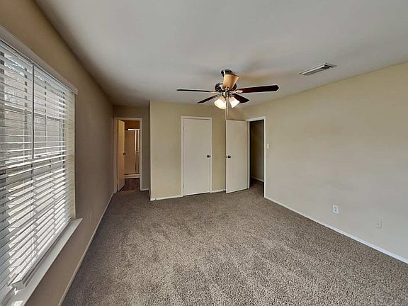 5th image of 2023 Oak Shores Dr