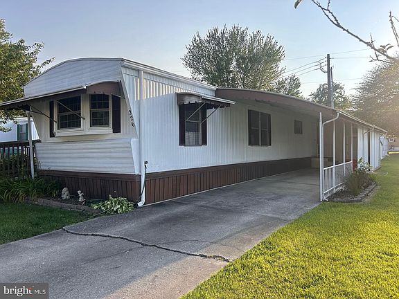 5th image of 226 Pin Oak Dr