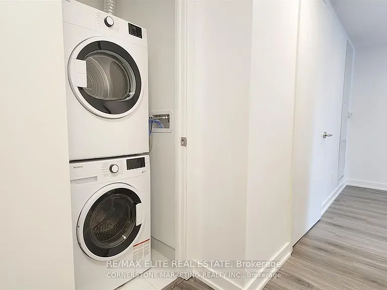 100 Queen St E #1815 — Photo 8